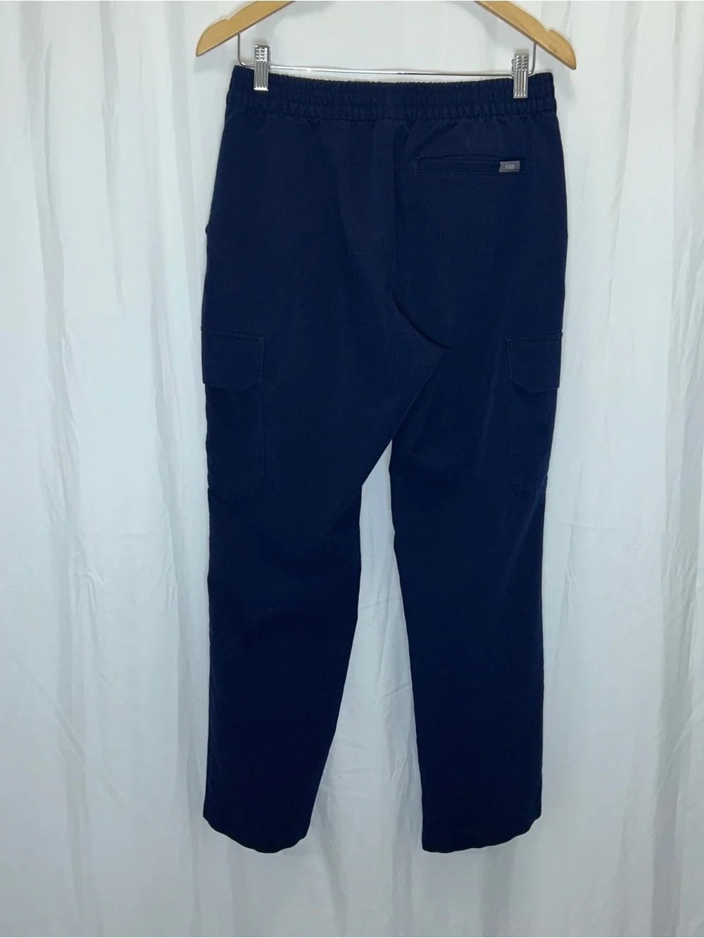 FIGS Navy Cargo Scrub Pants Size Medium-Short